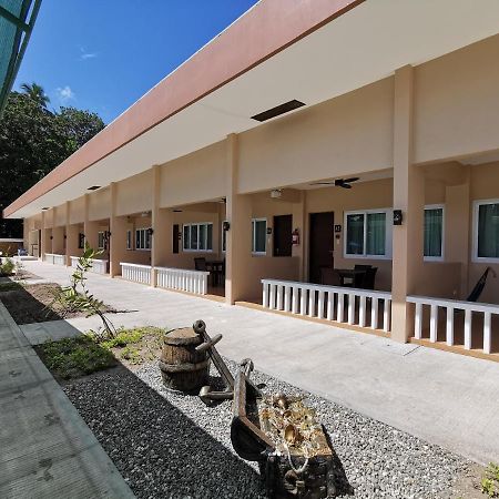 Port Royale Waterpark Resort Dumaguete City Extérieur photo